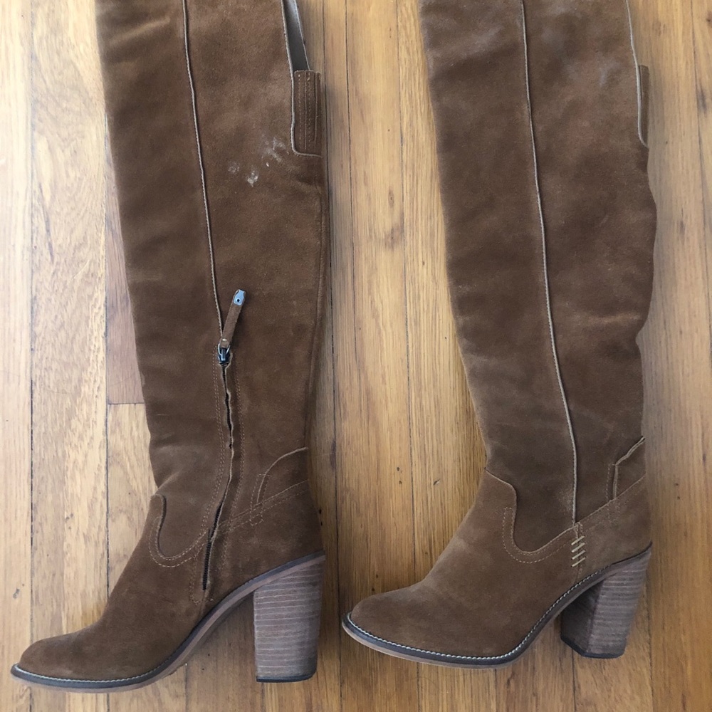 Dolce Vita suede boots